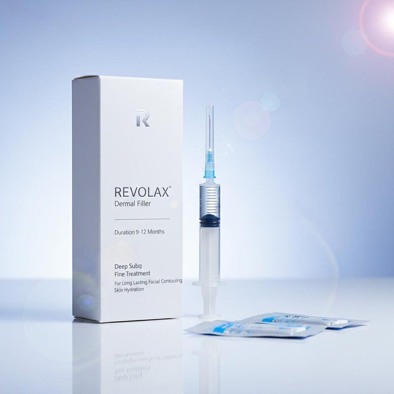 지속 기간 9~12개월 Revolax Dermal Filler Deep Subq 세밀한 치료로 얼굴의 윤곽과 피부 수분을 유지합니다.